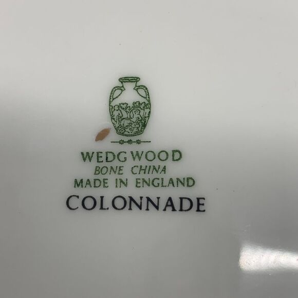 Wedgwood Colonnade Black 5 Pc Place Setting Geometric Lines/Circles Gold Trim - Picture 3 of 3